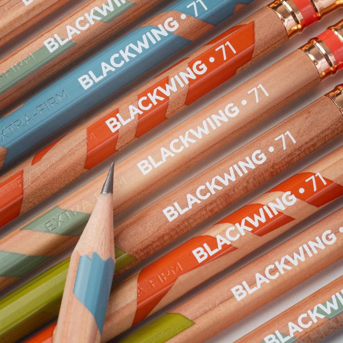 Blackwing Volume 71 (Set of 12) - Image 5